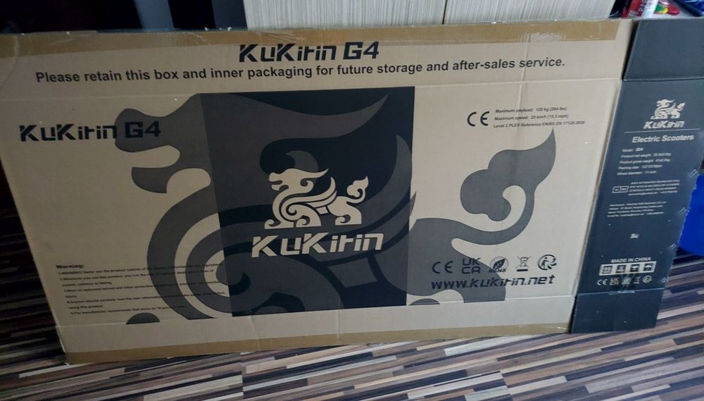 Vand trotineta electrica KUKIRIN G4 ,  2026,  în garanție, cu factura ,cutie  și incarcator original.Cadou geanta originala KUKIRIN