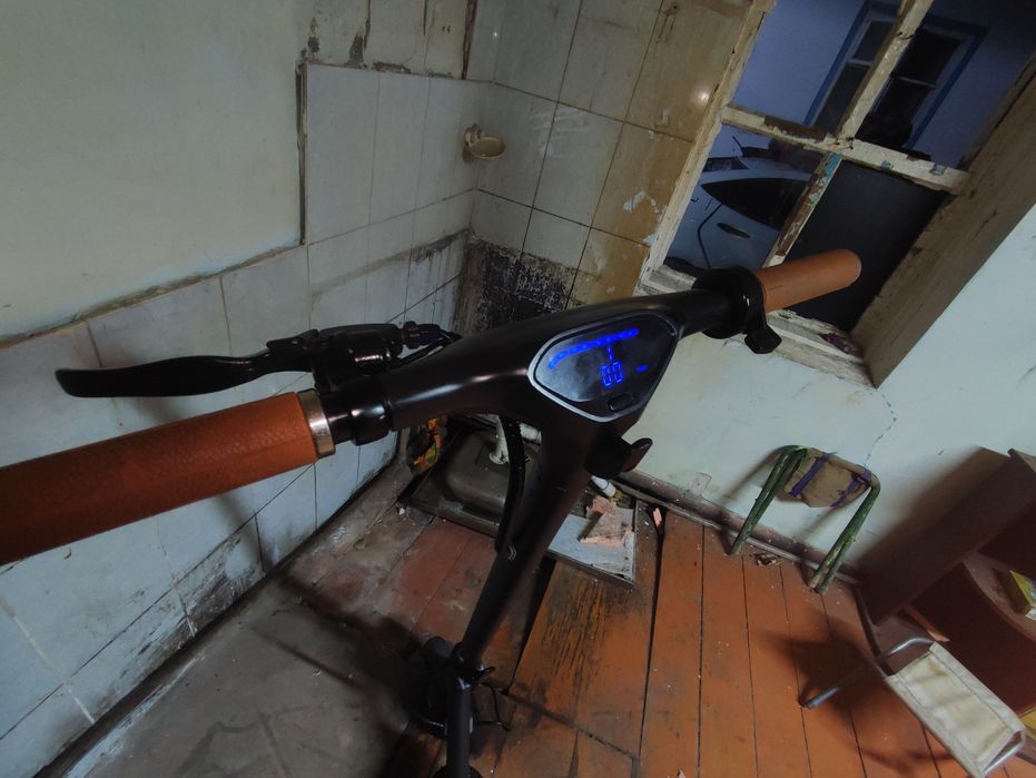 Электросамокат Tomollo СРОЧНО