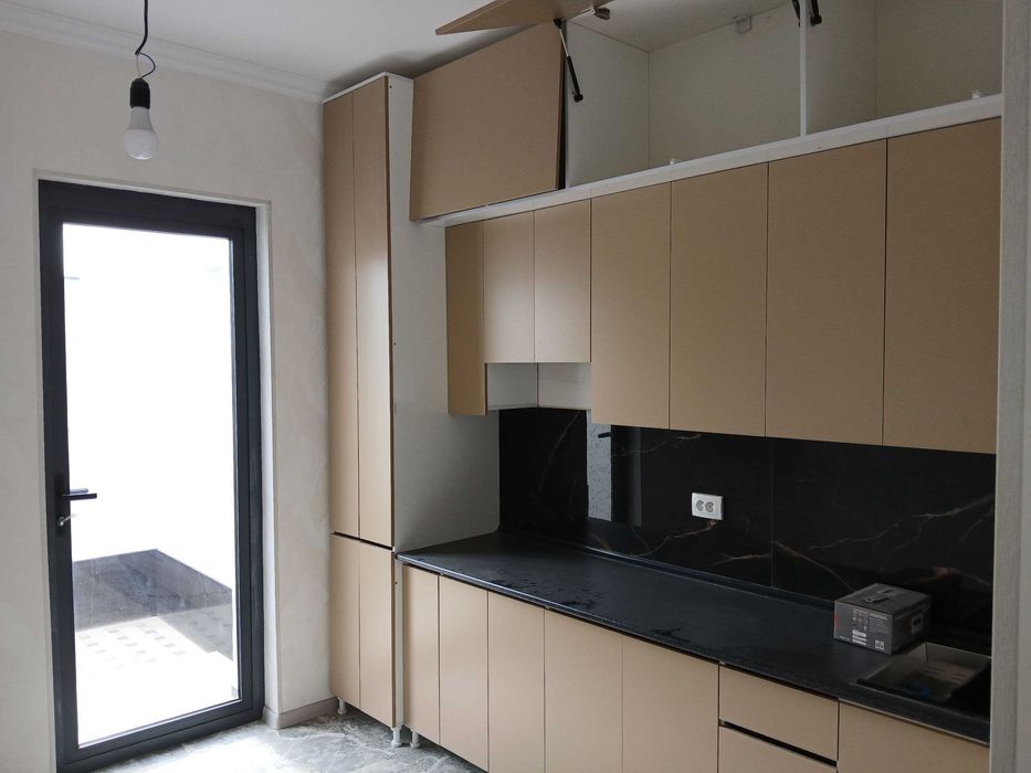 2-x этажный дом 150 м², 5 комнат и двор, напротив Массива Куйлюк-1