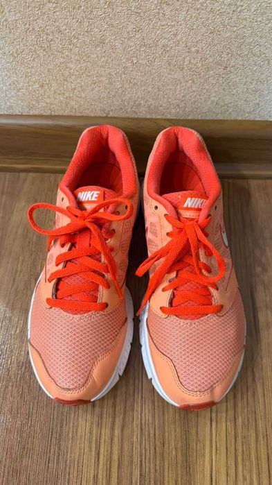 Кроссовки спортивные Nike, 36 размер