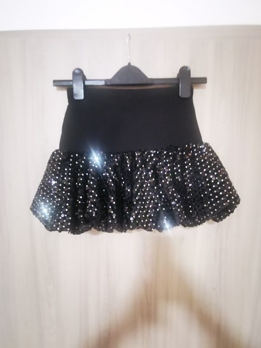 Fusta Zara, nouă cu etichetă, pentru fetite 7-8 ani