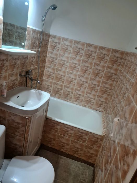 Închiriez garsoniera