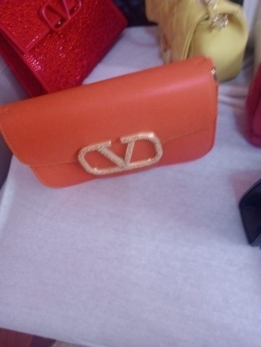 Vând bijuterii masive argint vechi, genți Chanel