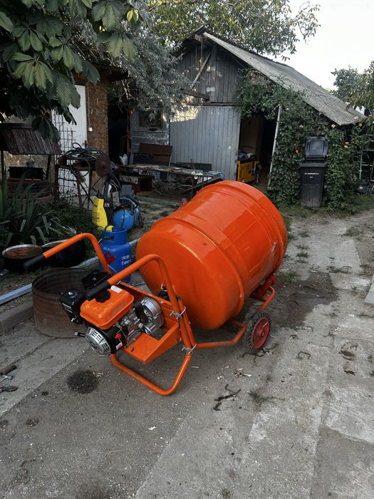 Betoniera pe benzina 500litri - motor 170cc - pret negociabil