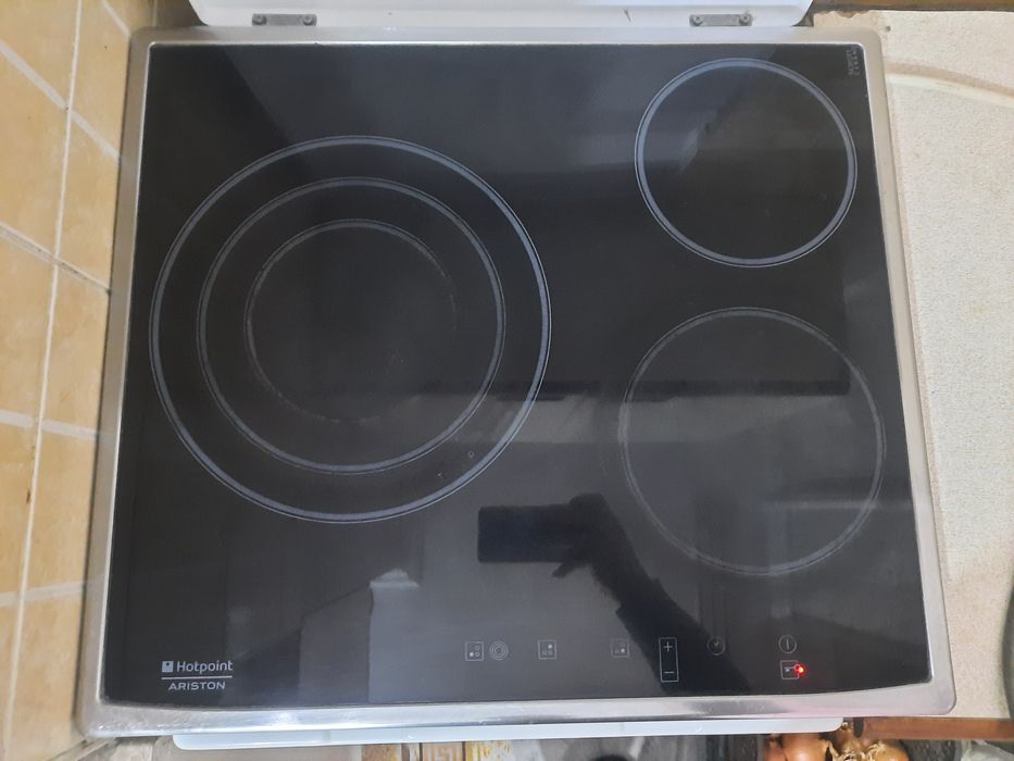 Продам варочную поверхность ARISTON HOTPOINT