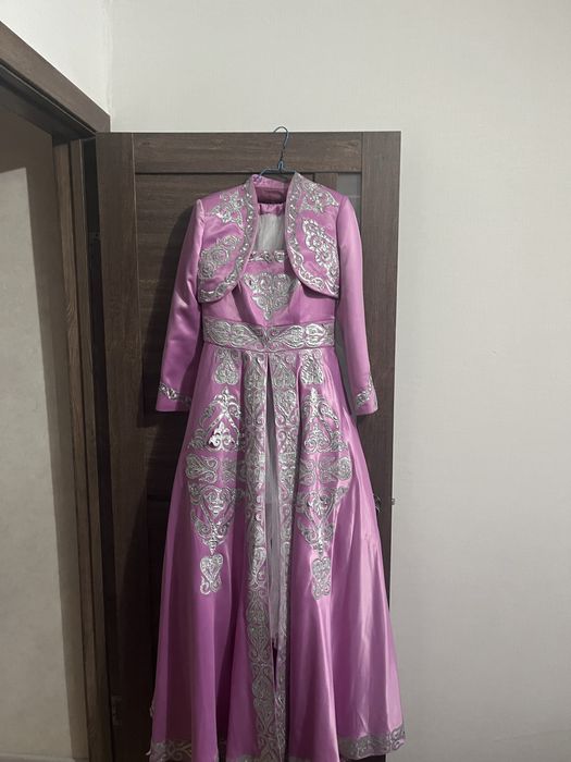 Сдам на прокат казахское платья