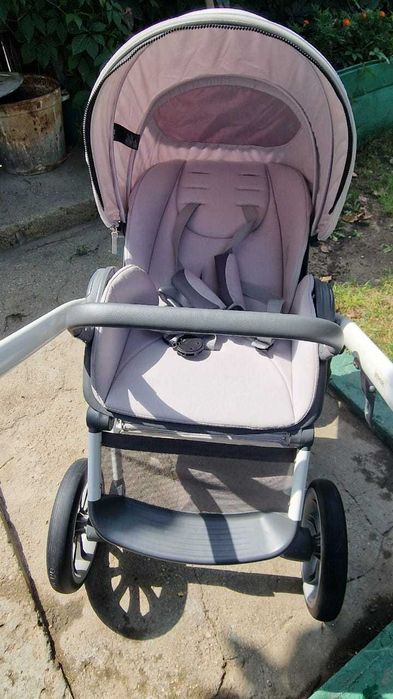 Продам детскую коляску 3в 1