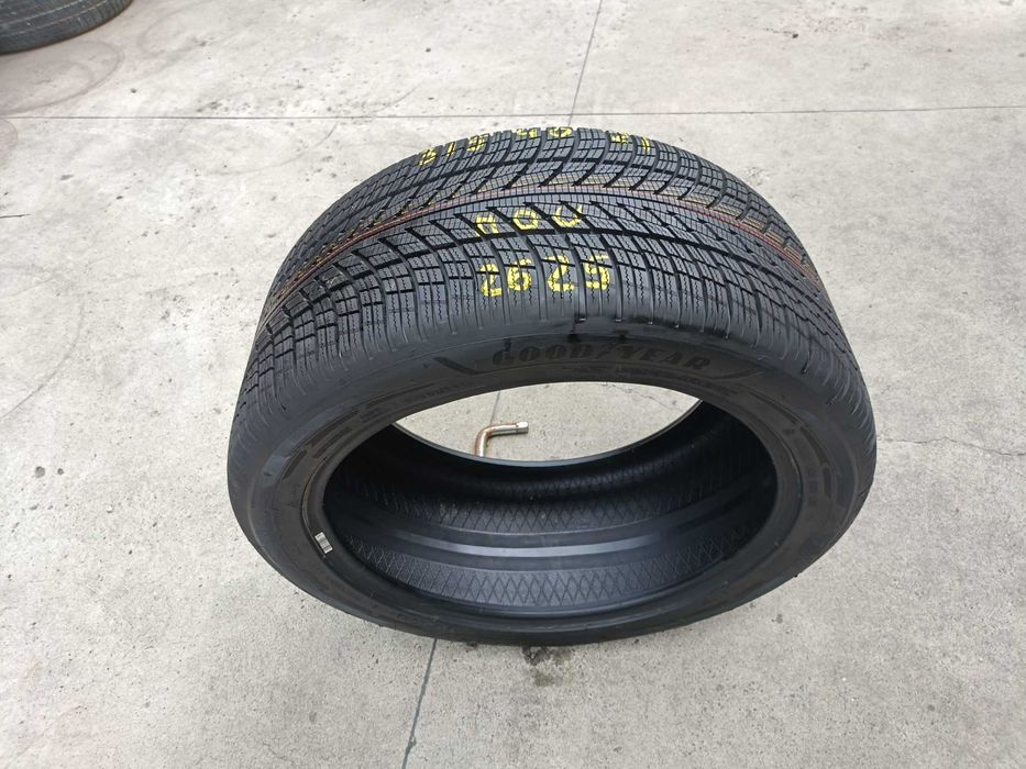 O anvelopa noua de iarna 315 40 21 goodyear ultragrip performance 3 dot 2625