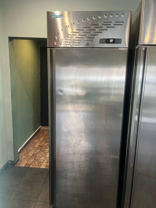 Професионален хладилник Alofrigo