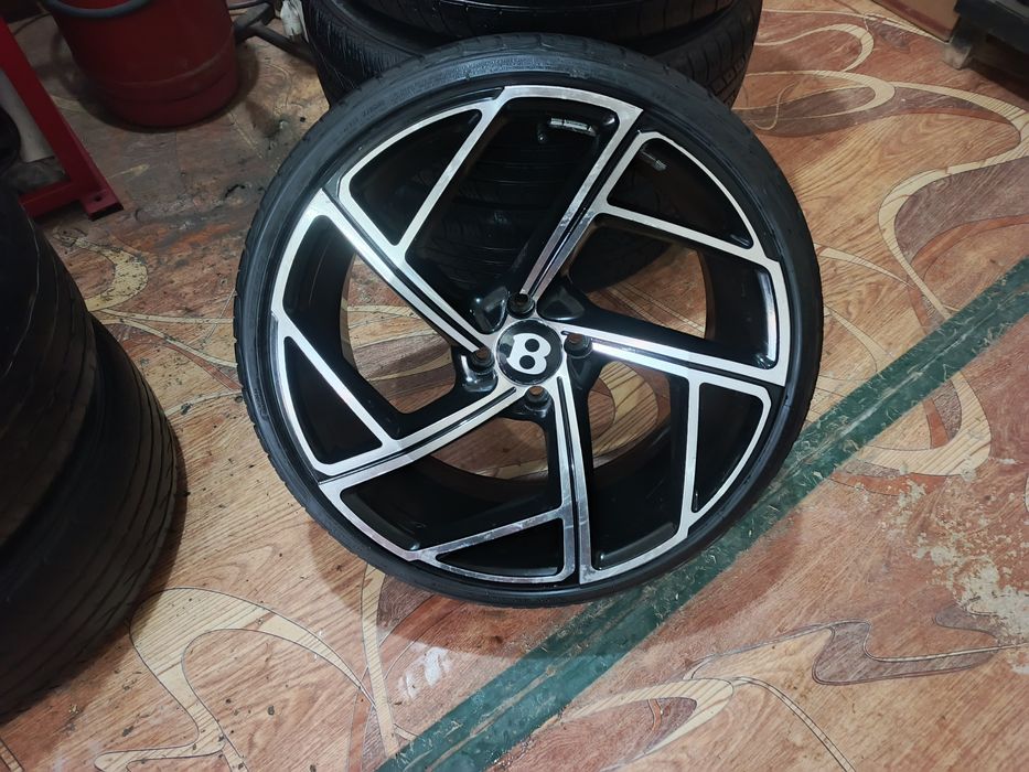 Bentley r18 diskani zori