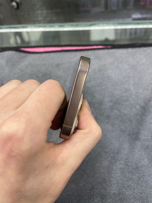 Iphone 16 pro desert