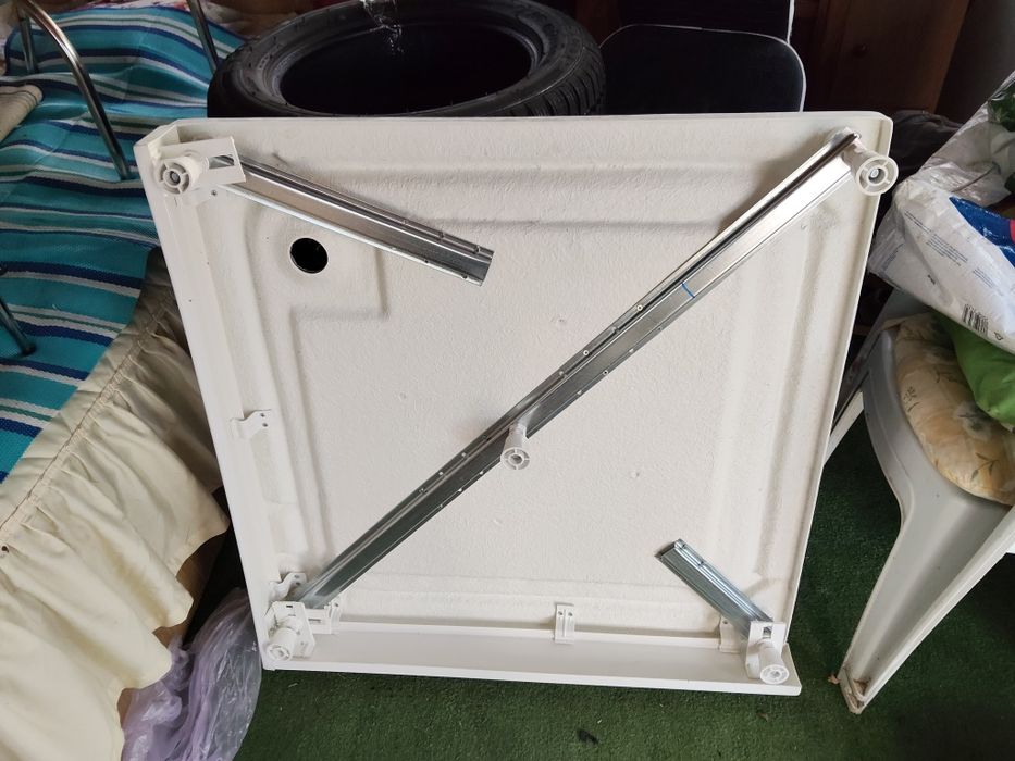 Vand cadita dus noua