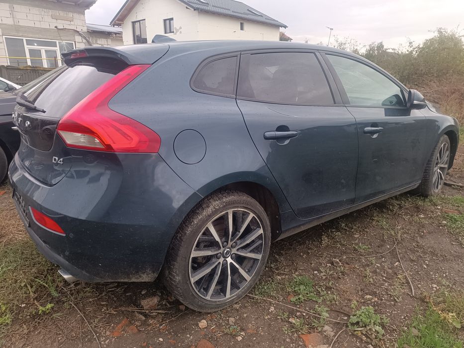 Volvo V40 avatiat