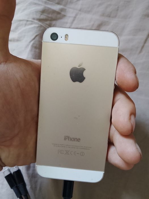 Продам  айфон 5s в идеале телефон