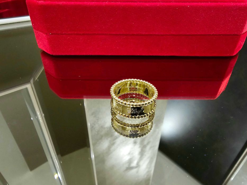 Van Cleef & Arpels VCA Gold Perlée Signature Logo Дамски Пръстен