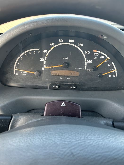 Mercedez-Benz Sprinter 208