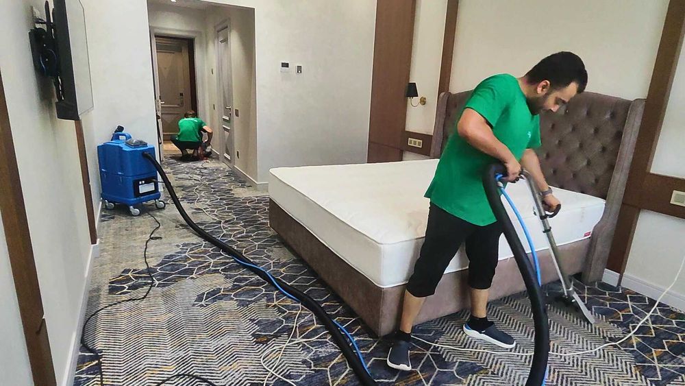 Italiya uskunalari bilan professional ximchistka. Arzon sifatli xizmat