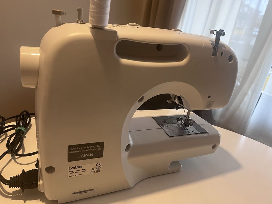 Домашна шевна машина Brodther BM 2600 в отлично състояние