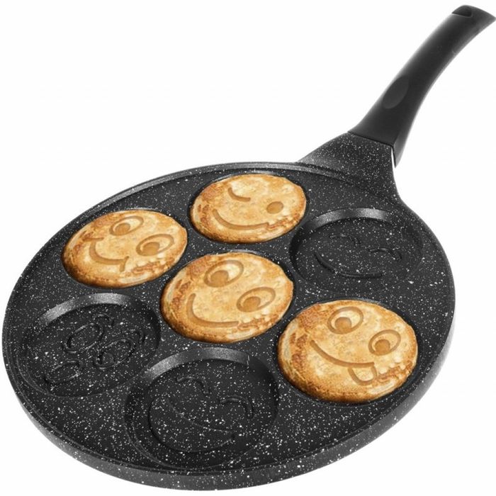 Тиган за палачинки с форми на емотикони – перфектен за весела и вкусна
