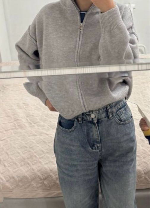 Продам теплую кофту для девушек