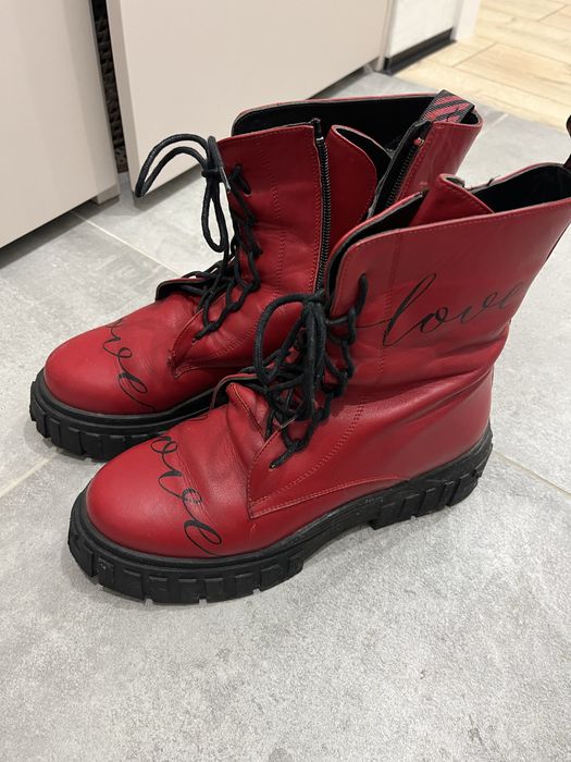 Продам стильные ботинки