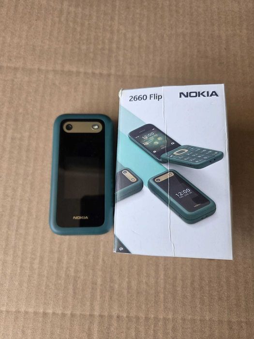 Vând telefon Nokia 2660 Flip verde.