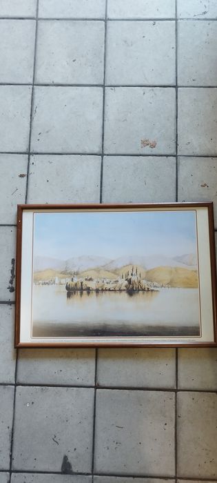 Продавам картини с дървени рамки