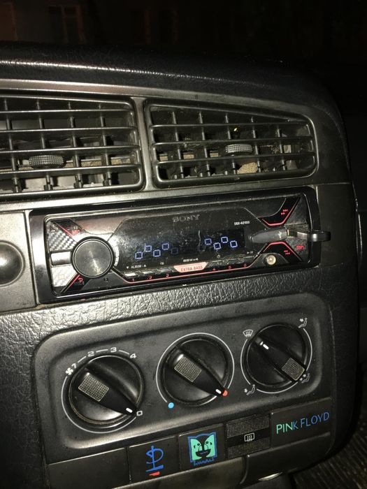 Radiocasetofon Sony DSX-A210ui