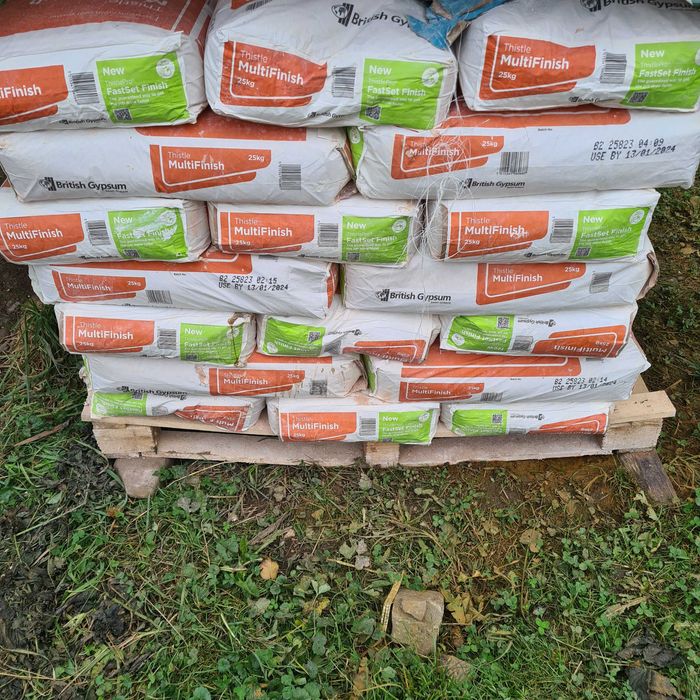 35 saci plaster (multifinish) adus din Anglia . Pret 90 lei pe sac