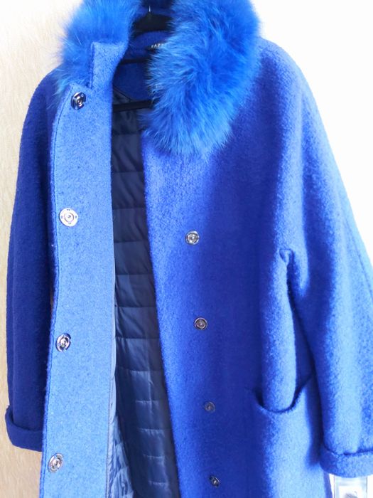 Продам новое пальто.