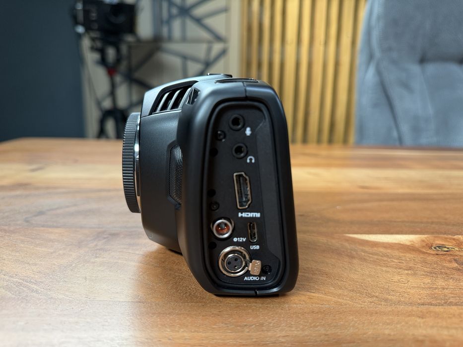 Vand / schimb Blackmagic Pocket Cinema Camera 4K – stare impecabila
