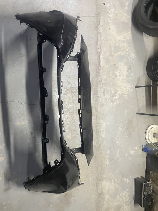 Бампер на Venza2 harrier 2021г