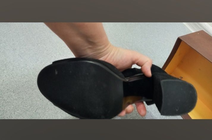 Замшевые выходные туфельки