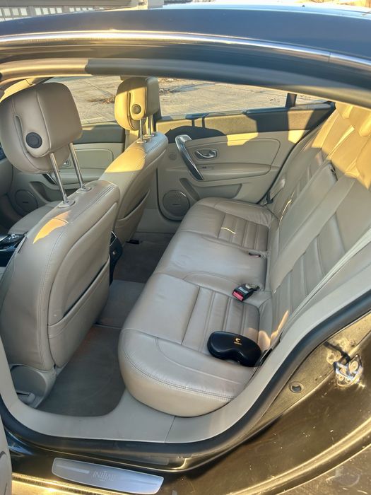 Renault Latitude Initiale Paris