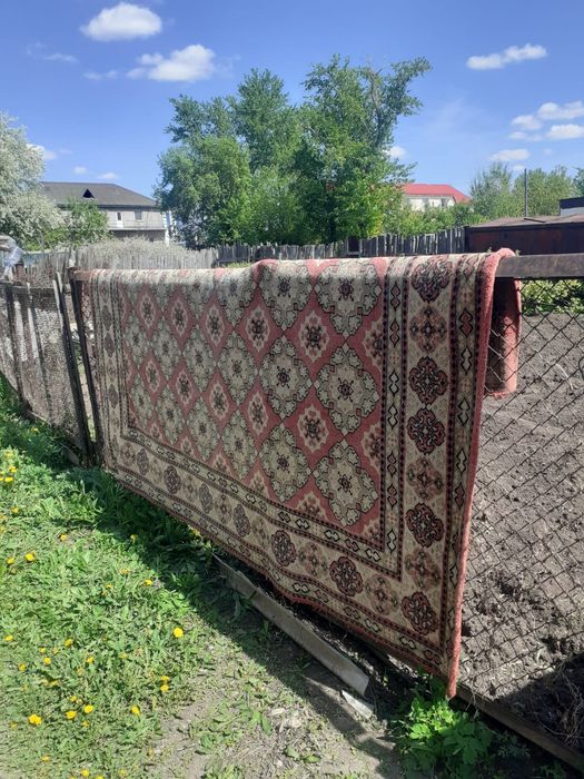 Ковёр б/у размеры 1.5×3м сделано в СССР