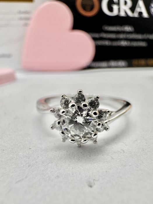 Сребърен пръстен с мойсанит(диамант) 0.5 карата