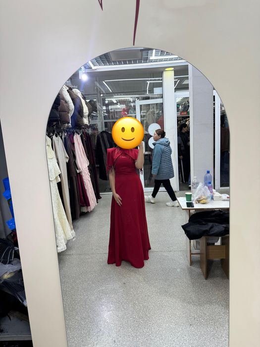 Продам новое вечернее платье