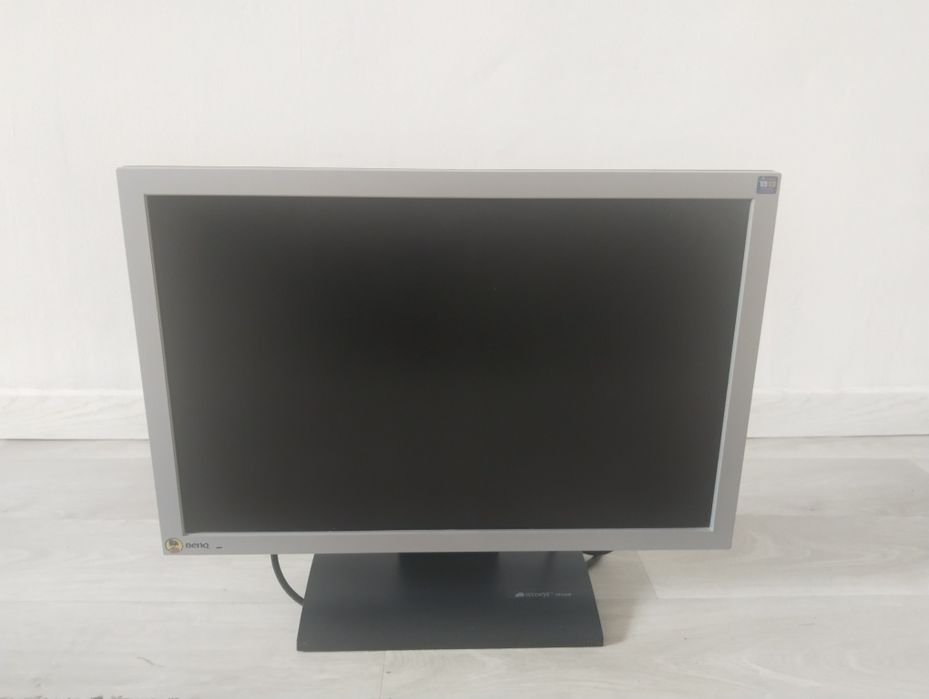 Монитор Benq 22 дюйма модель FP222W