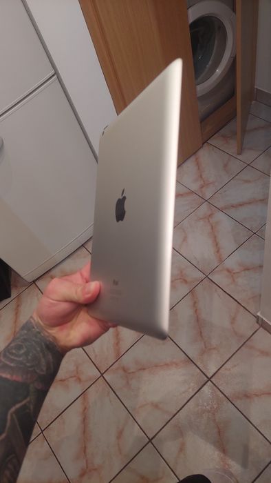 Vand/schimb Ipad 4 64 GB  impecabil