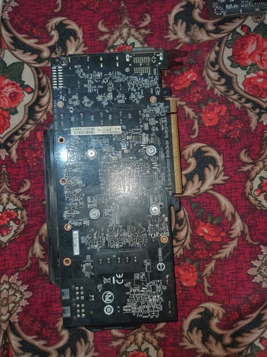 Video karta RADEON RX 390 2Gb 256bit