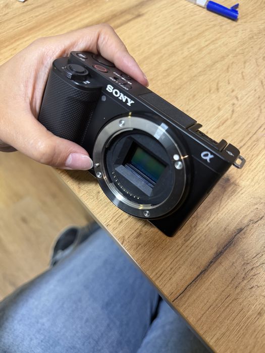 Фотоаппарат Sony ZV-E10