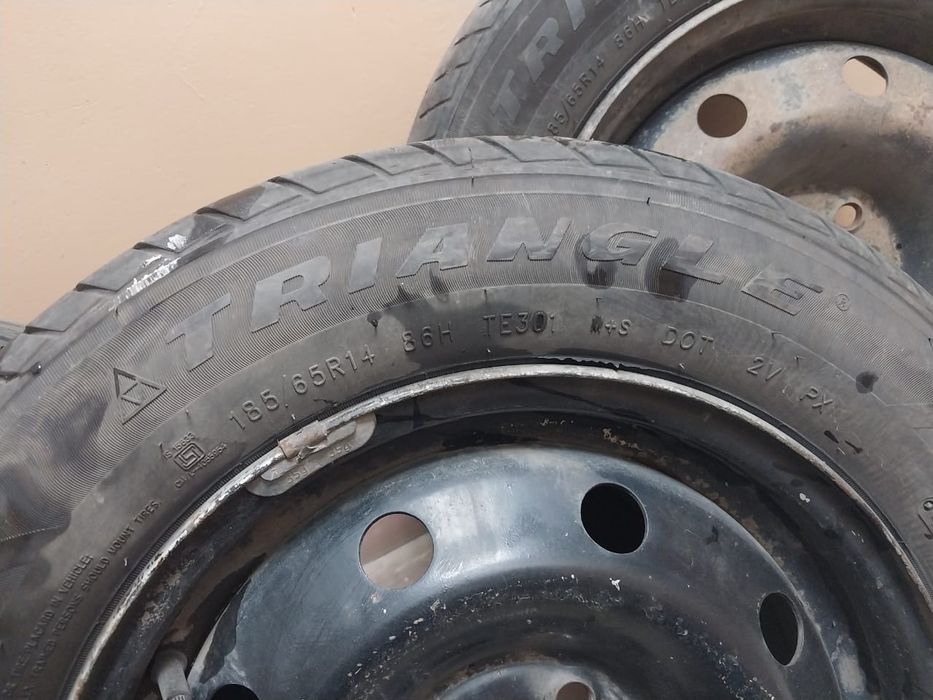 Шины продам R14  185/65 с дисками