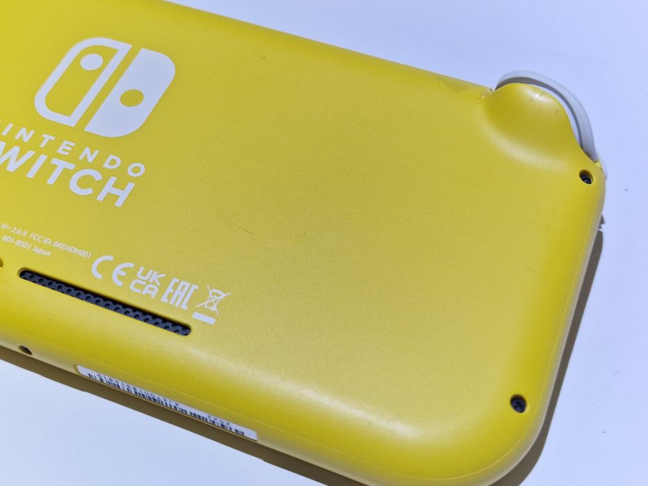 Nintendo Switch Lite (Жълт)