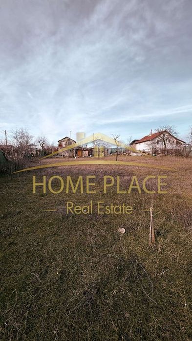 Парцел с постройка в м-ст Боровец Север