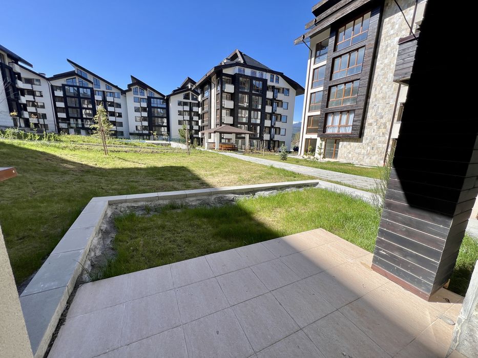 Двустаен апартамент в Жил. сграда с външен басейн в район Пирин Голф