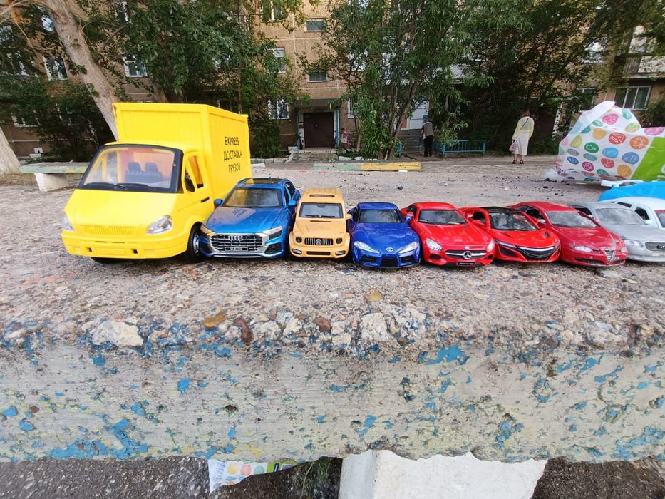 Продам машинки разного вида