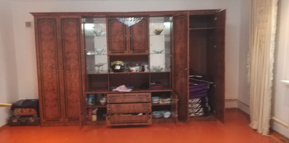 Залға уголок сатылады, ұқыпты ұсталған