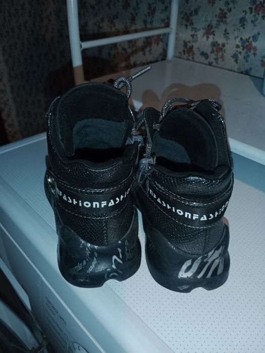 Продам ботинки осень 30р