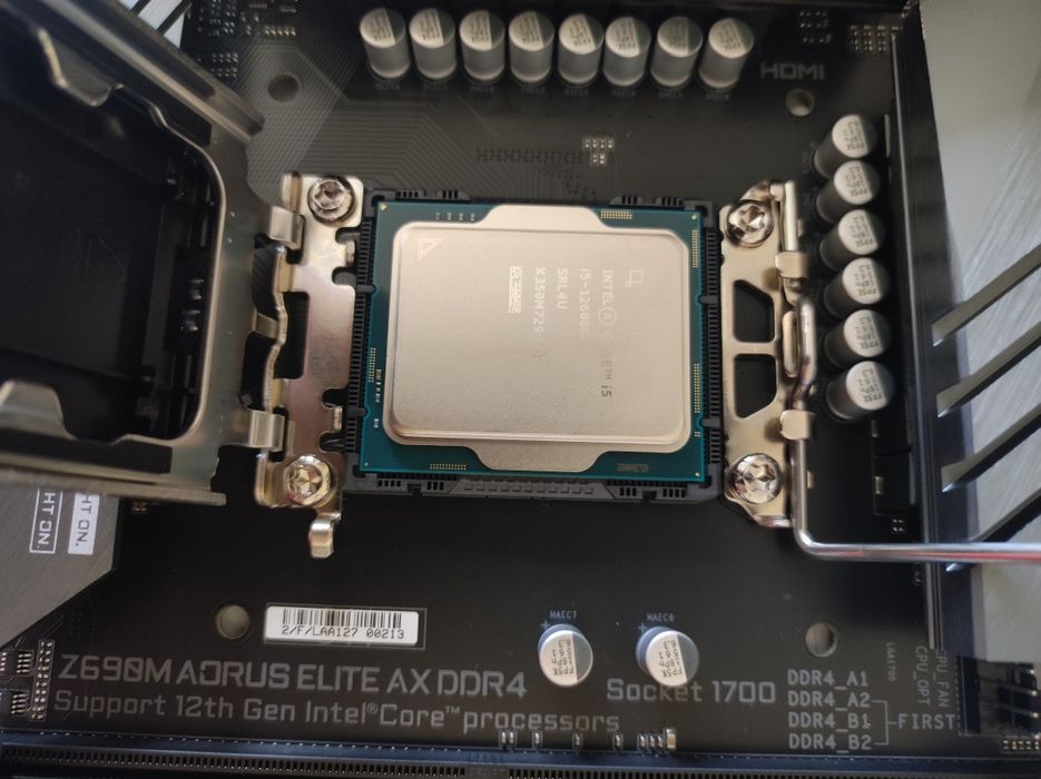 Процессор intel core i5 12600KF