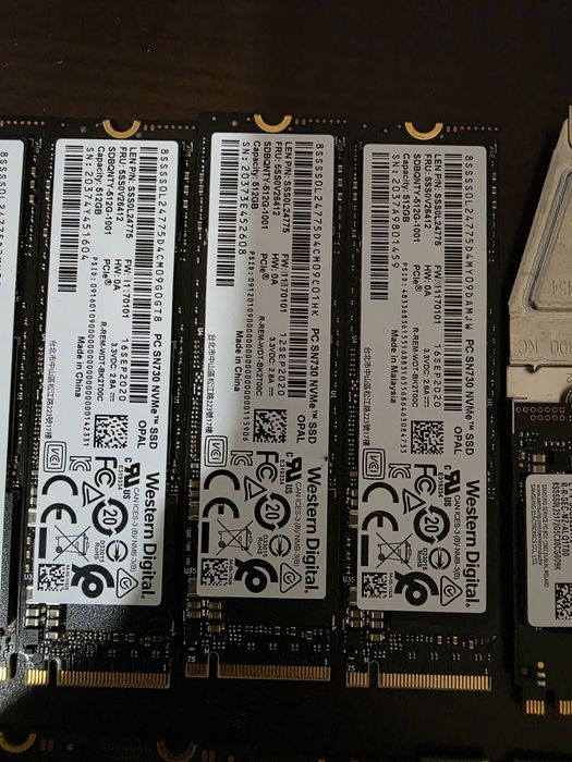 SSD-uri Solid State Drive NVMe 2280 Samsung Western Digital 512Gb